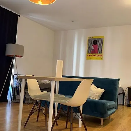 Apartment Modern Stylish 10 Min Near Messe Schwalbach am Taunus