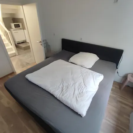 Modern Stylish 10 Min Near Messe Apartment Schwalbach am Taunus